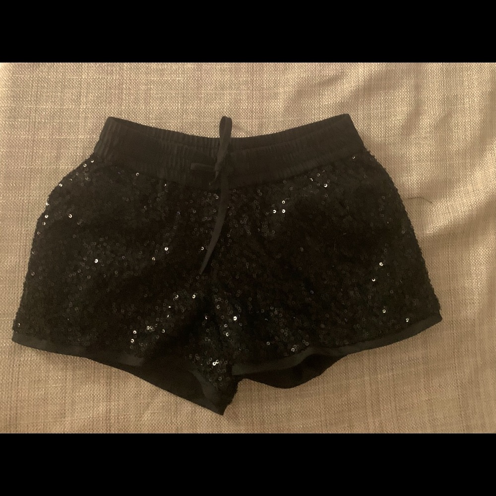 Black sequin gap shorts small size 6-7 girls